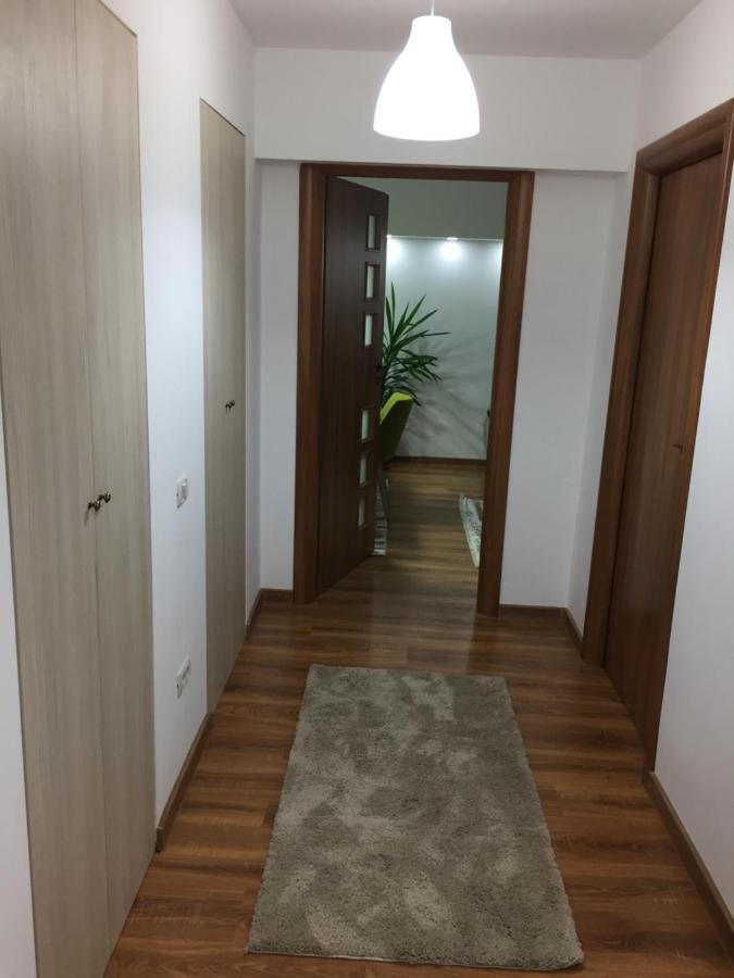 דירות בוקרשט Roby Apartament מראה חיצוני תמונה